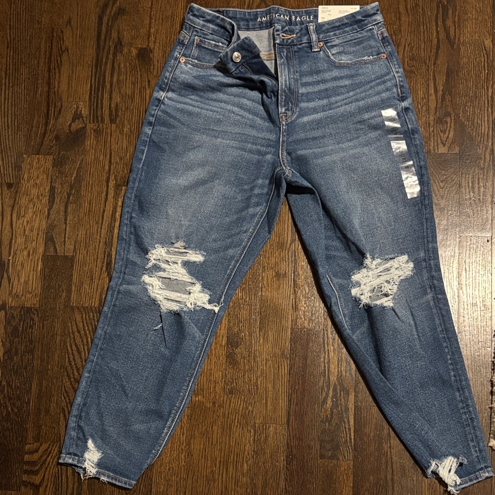 American Eagle Outfitters Mom Jeans - Medium Blue Distressed